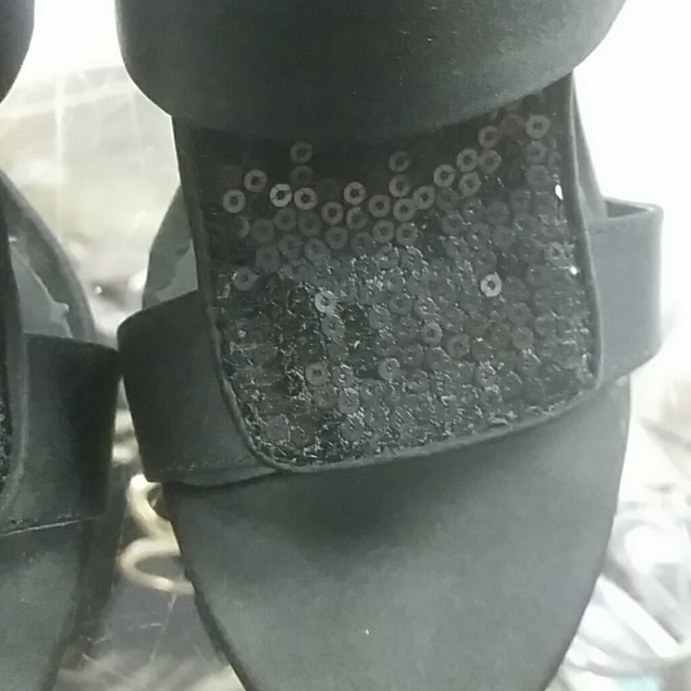 Heels - Picture 4 of 6